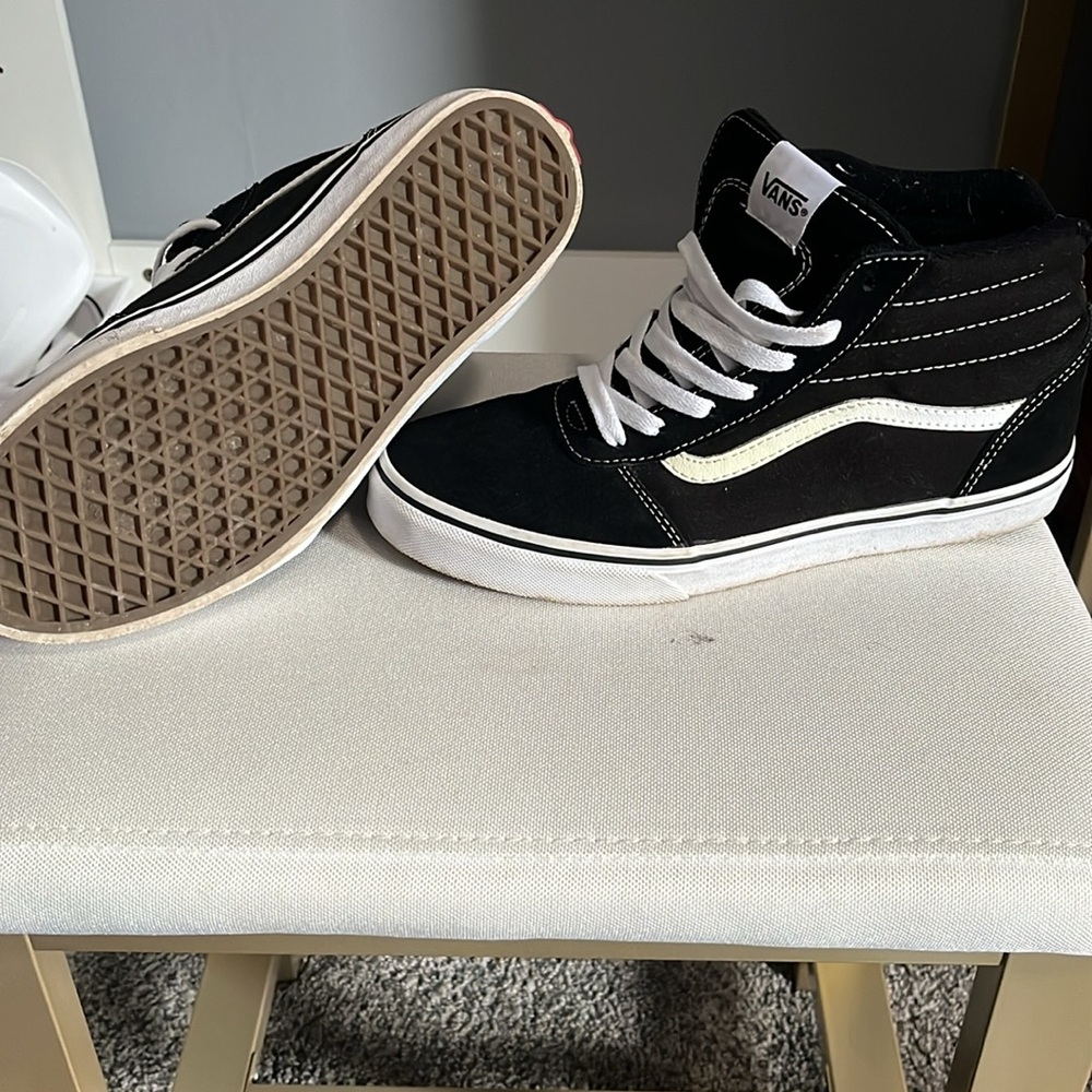 Vans - Picture 3 of 4